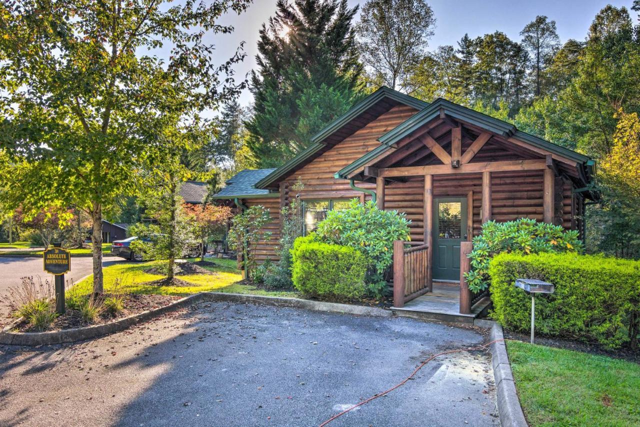 Dog Friendly, Romantic Mtn Getaway Hot Tub Pool Gatlinburg Buitenkant foto