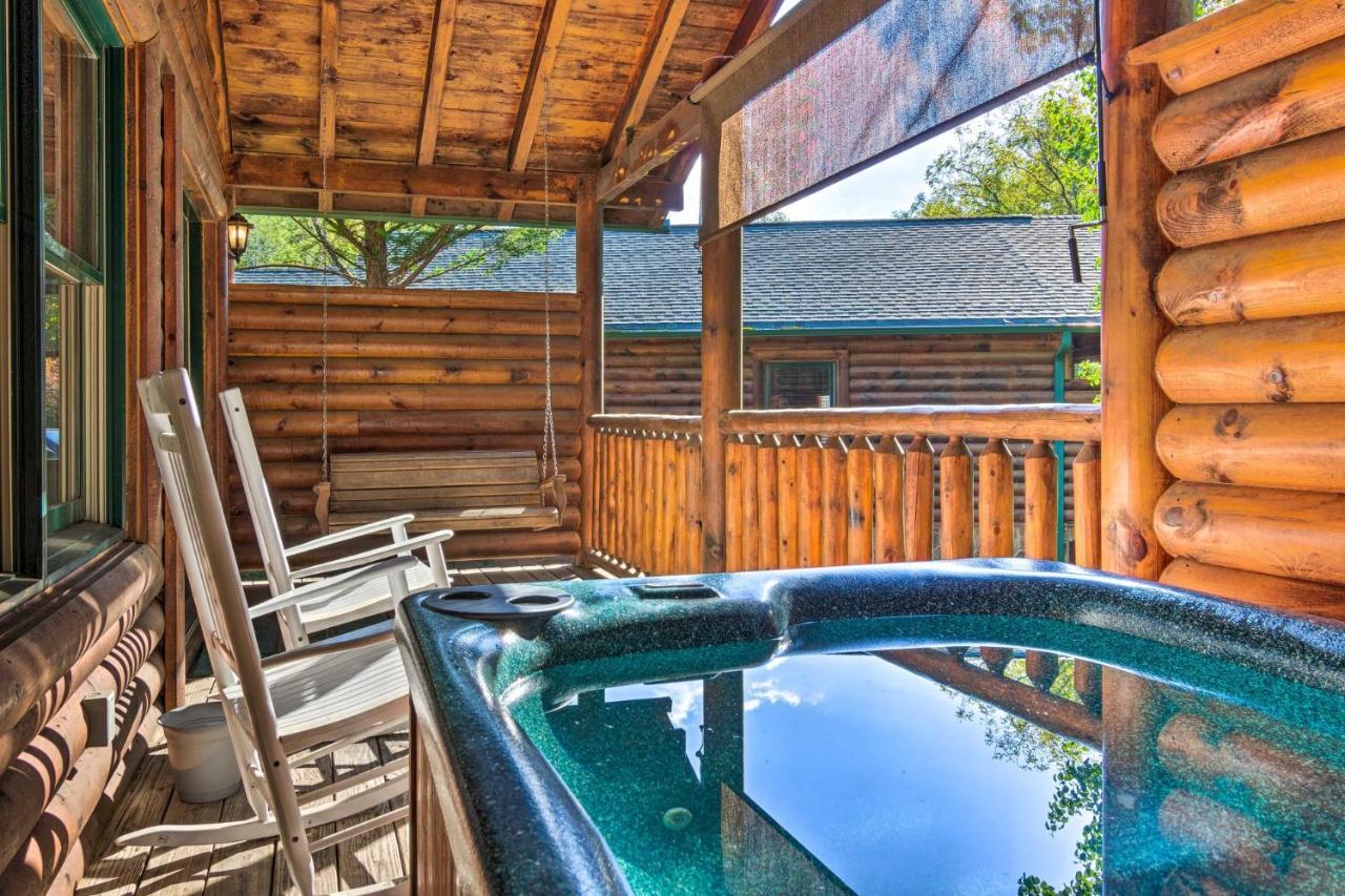 Dog Friendly, Romantic Mtn Getaway Hot Tub Pool Gatlinburg Buitenkant foto