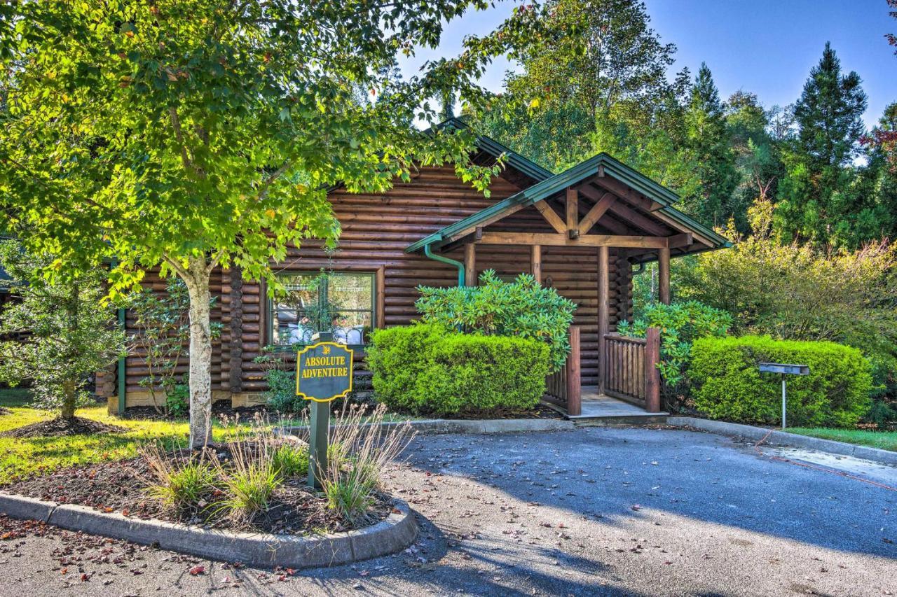 Dog Friendly, Romantic Mtn Getaway Hot Tub Pool Gatlinburg Buitenkant foto