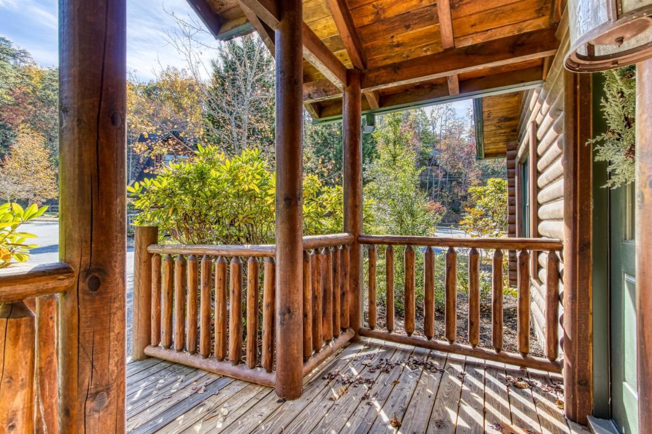 Dog Friendly, Romantic Mtn Getaway Hot Tub Pool Gatlinburg Buitenkant foto