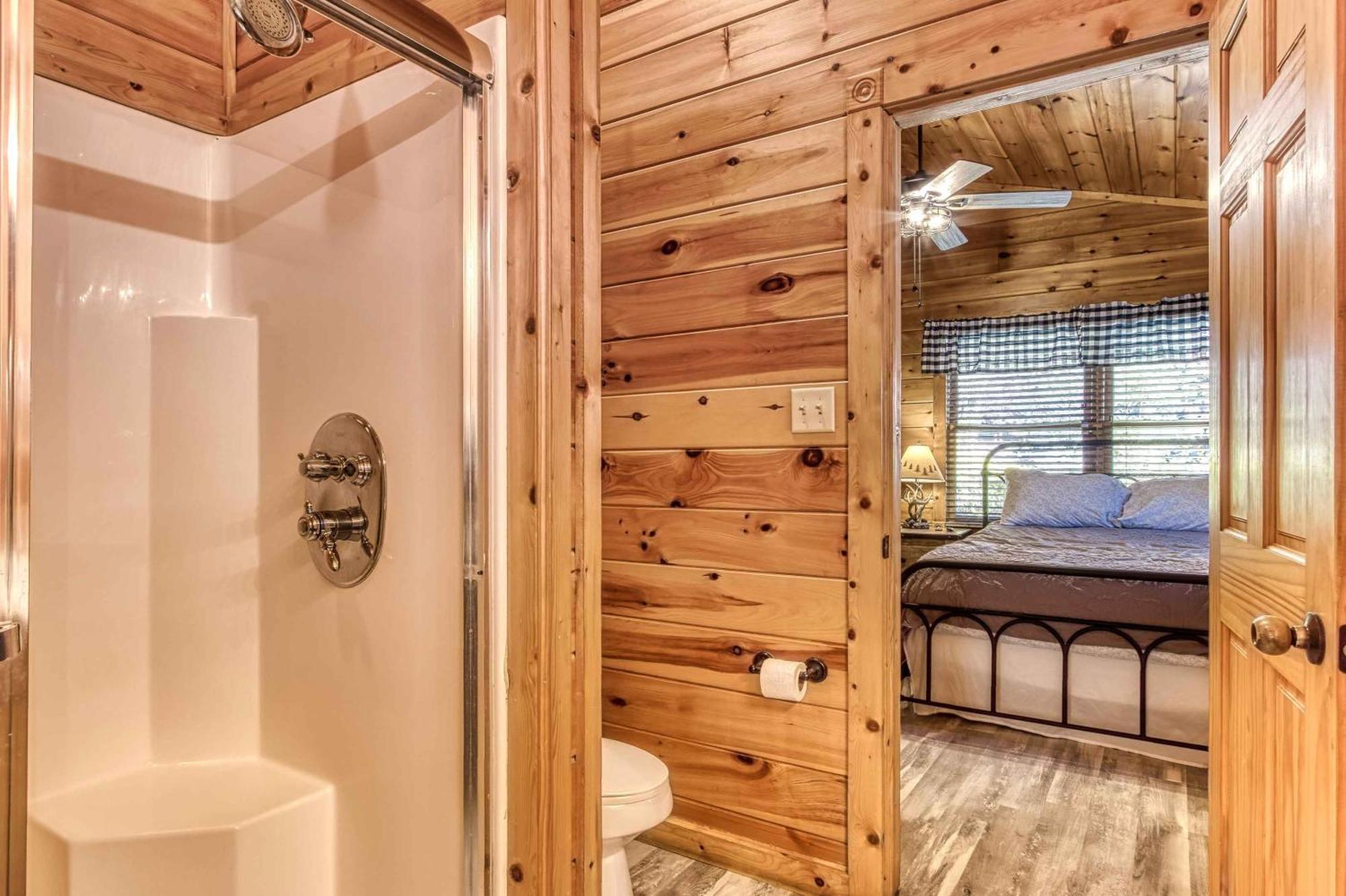 Dog Friendly, Romantic Mtn Getaway Hot Tub Pool Gatlinburg Buitenkant foto