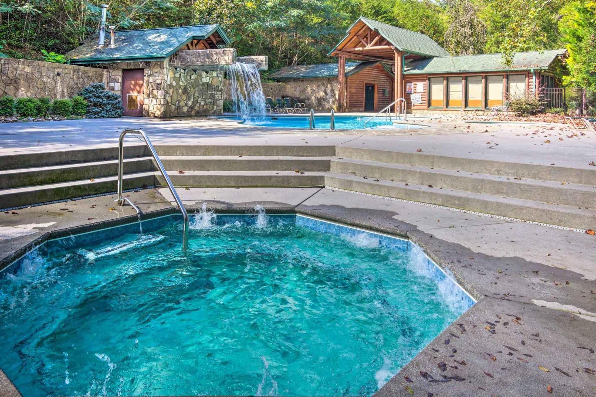 Dog Friendly, Romantic Mtn Getaway Hot Tub Pool Gatlinburg Buitenkant foto